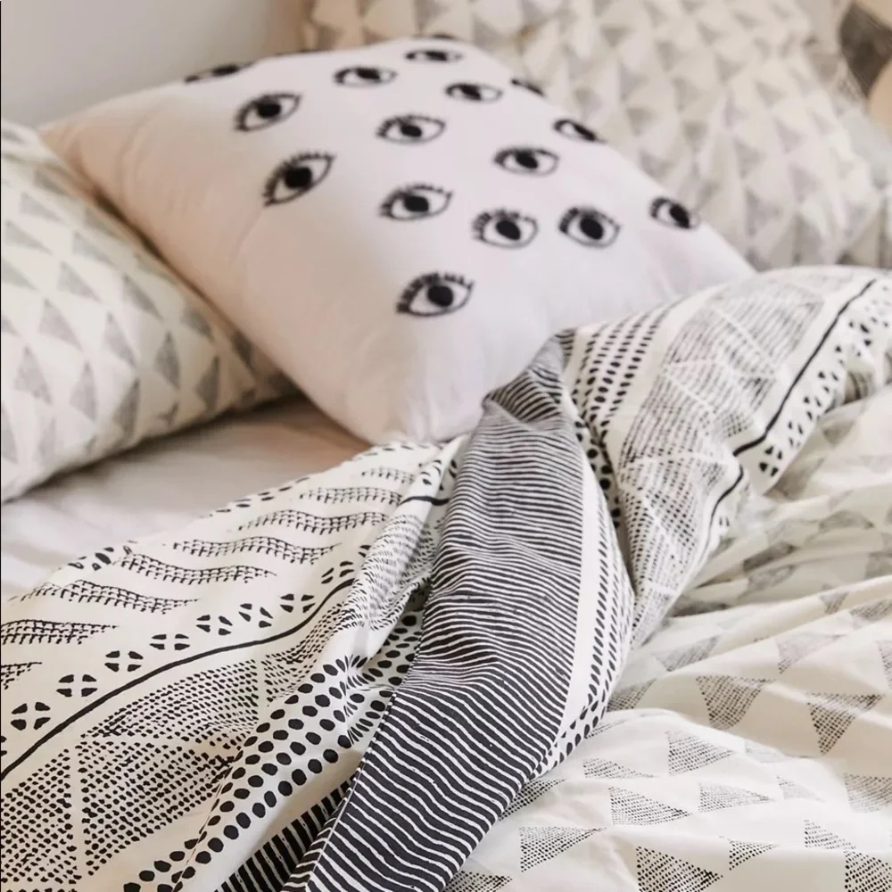 Urban outfitters Amira Duvet twin